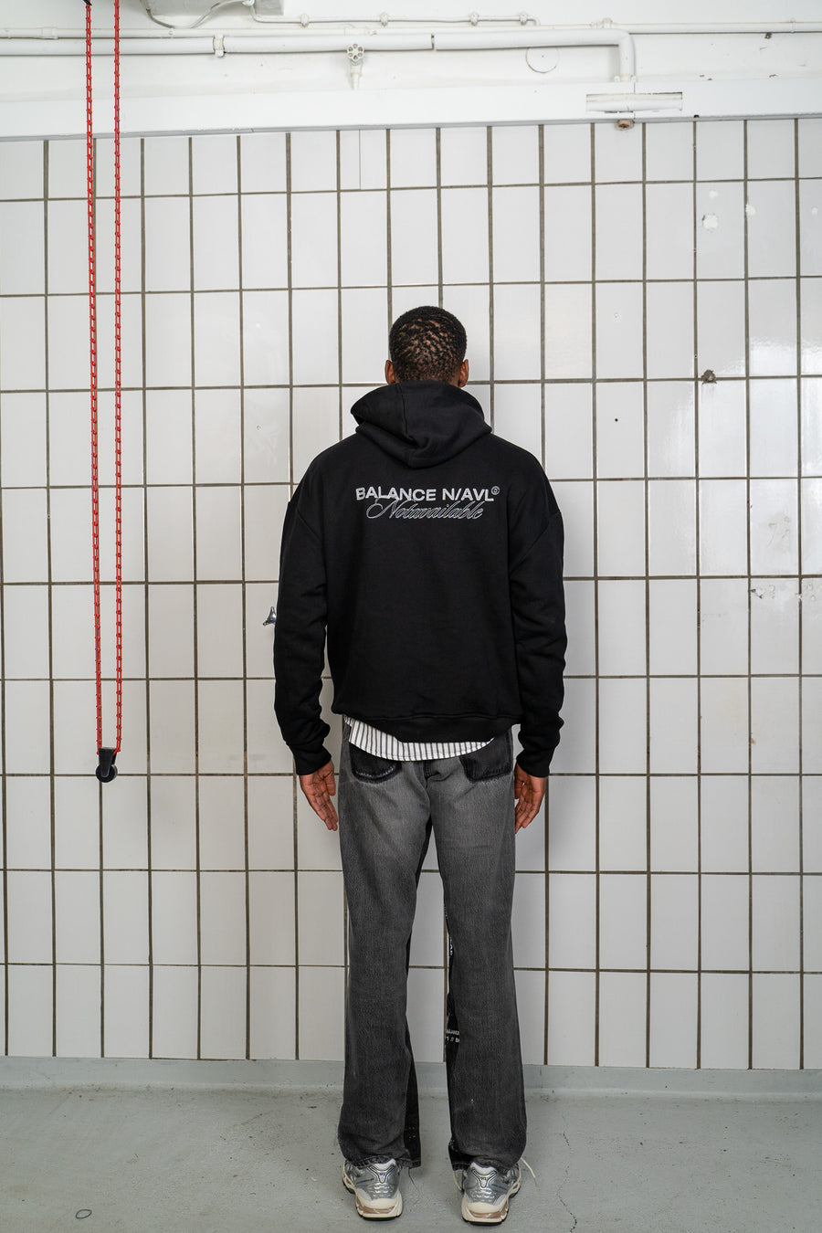 HOODED BLACK