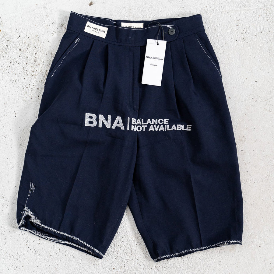 CENTER EMBROIDERED SHORT 1/1